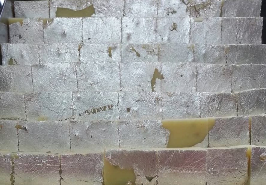Khoya Pista Barfi