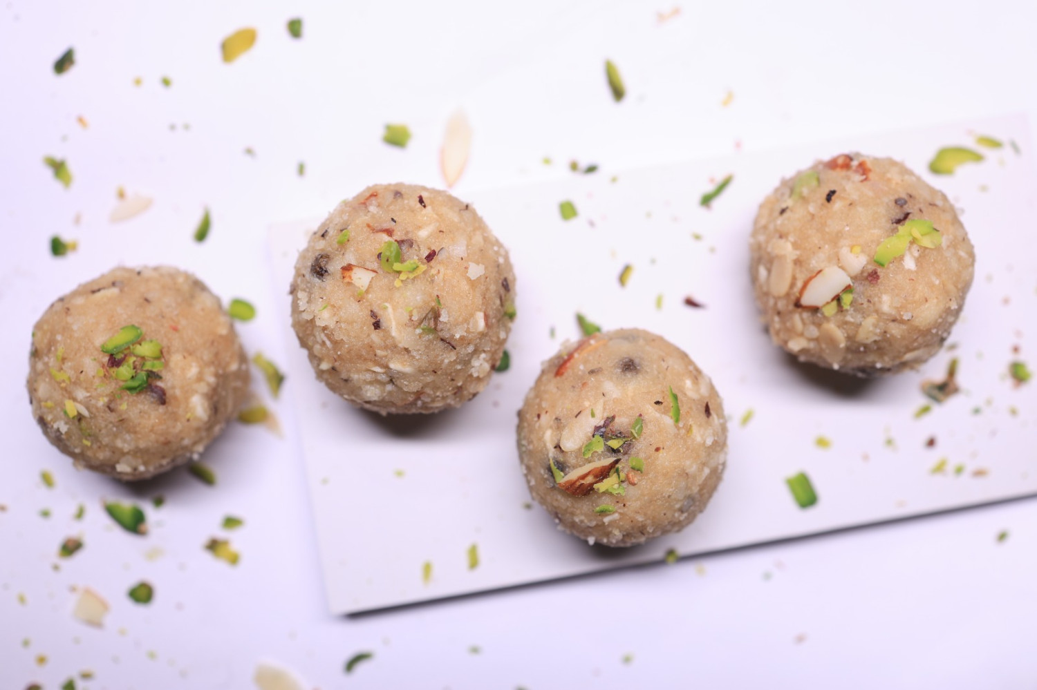 Atta Gond Laddu